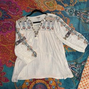 Lucky brand top with embroidered sleeves